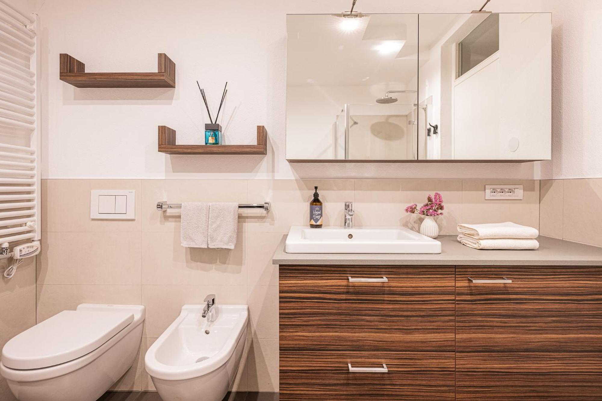 Myloisl Apartments Lutago Luaran gambar
