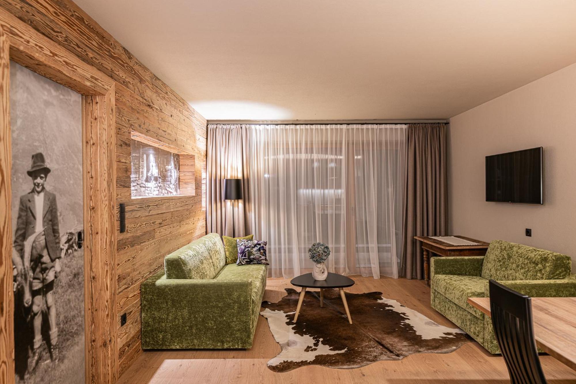 Myloisl Apartments Lutago Luaran gambar